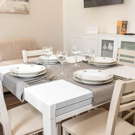 Italstay - The Poet's View- Padua